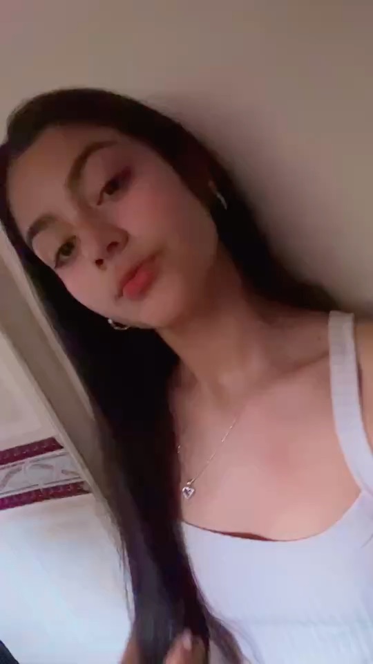Dani from Colombia on a TumileChat video call